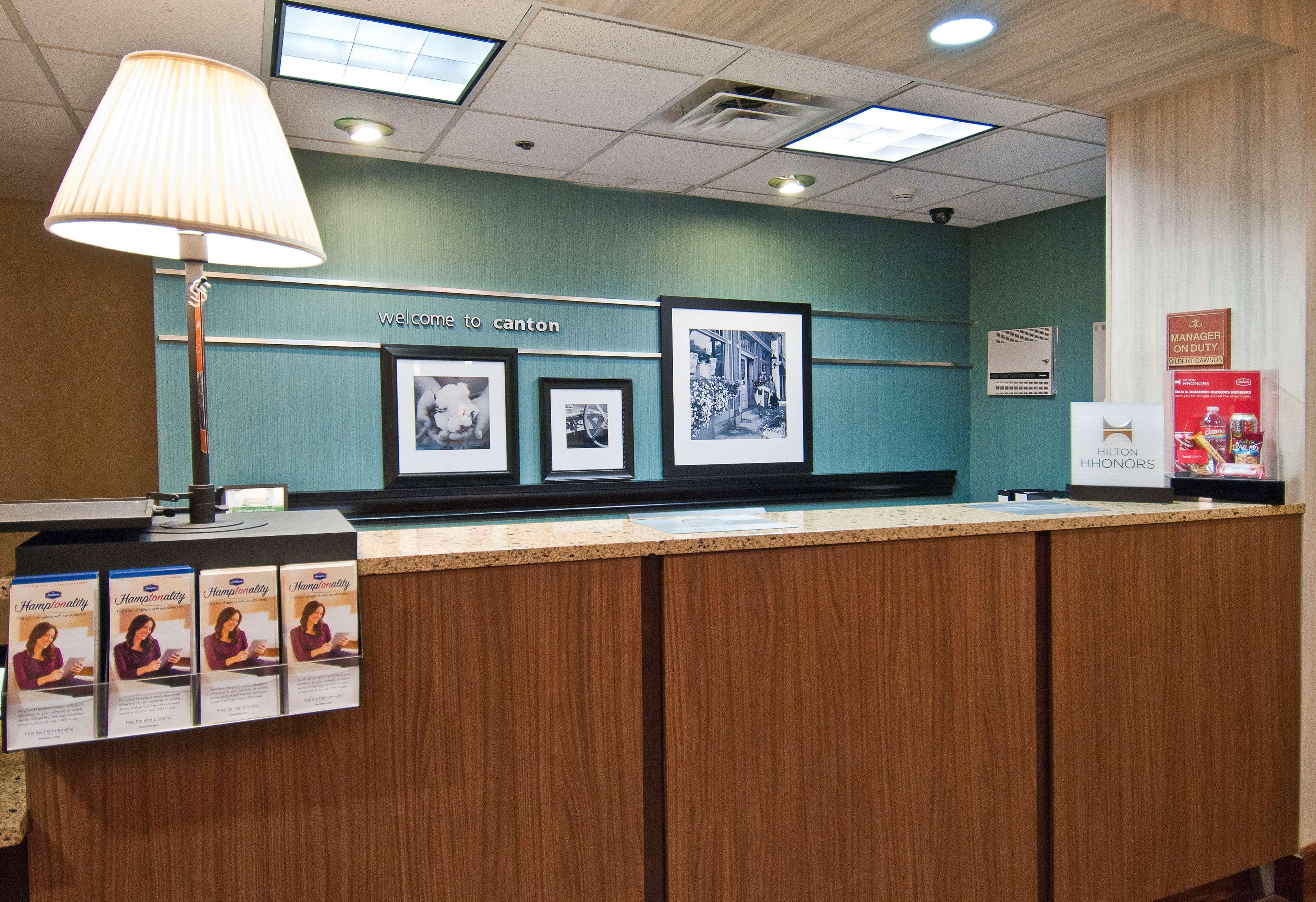 Hampton Inn Canton Exteriör bild