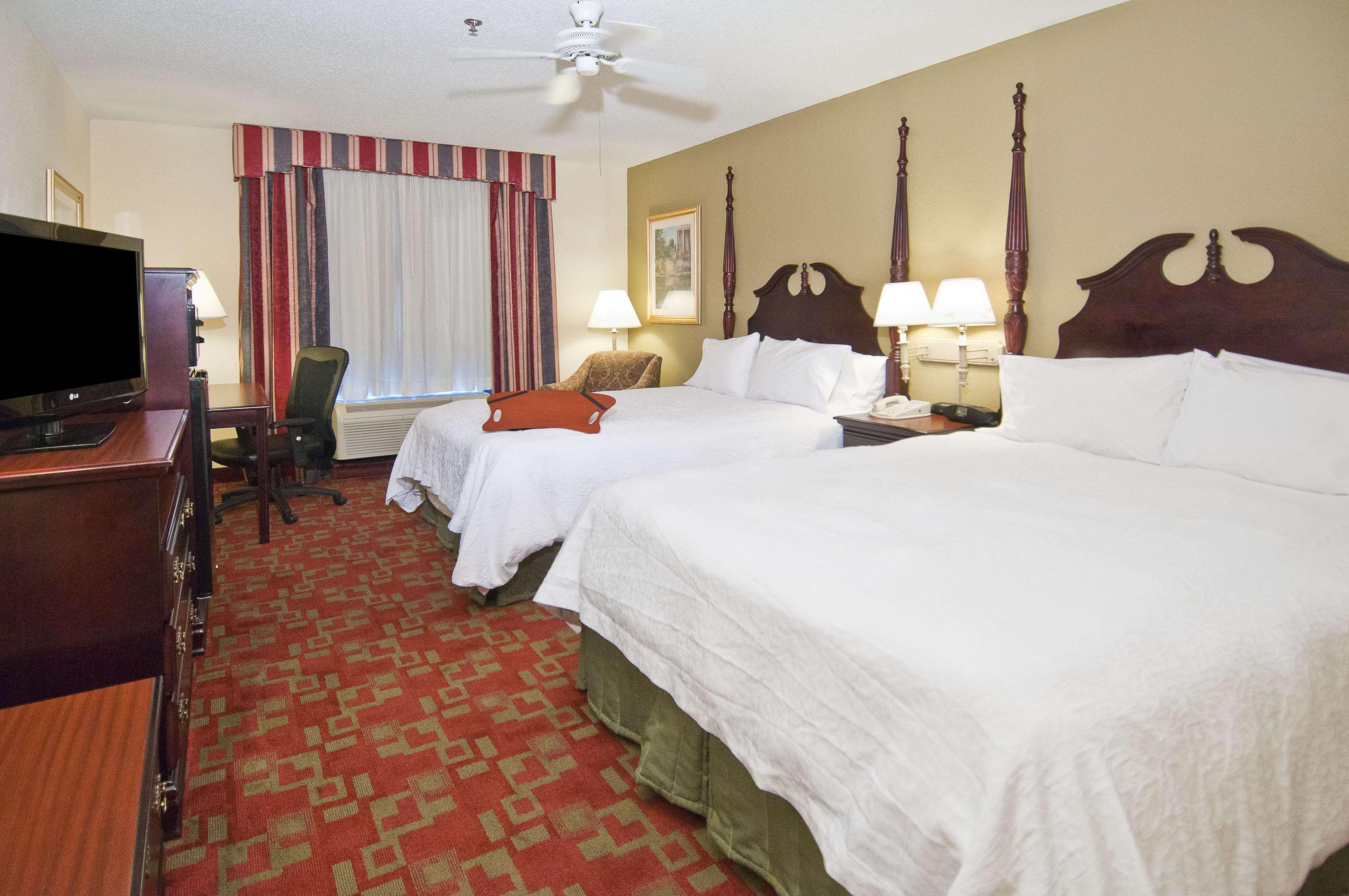 Hampton Inn Canton Exteriör bild