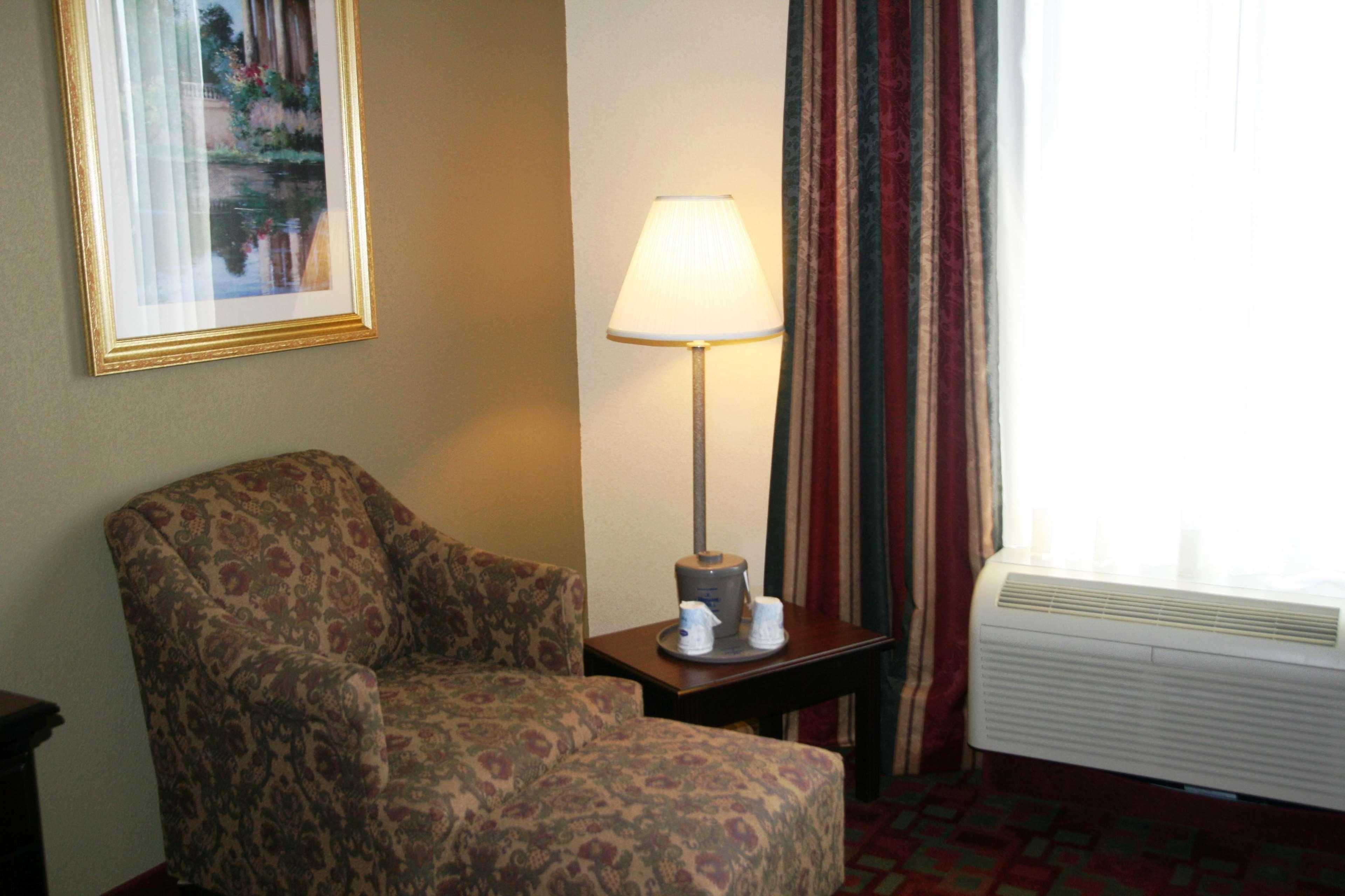 Hampton Inn Canton Rum bild