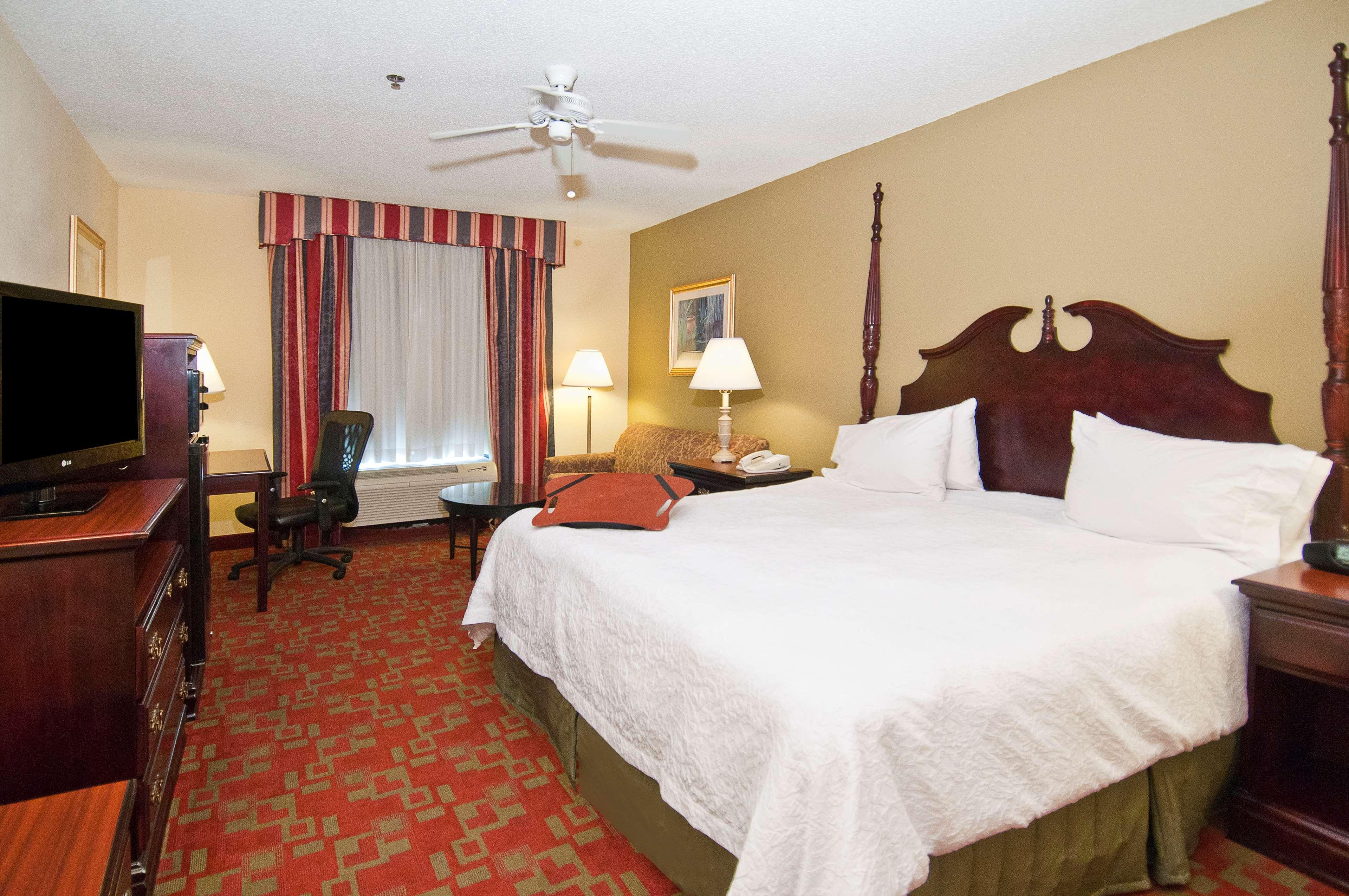 Hampton Inn Canton Exteriör bild