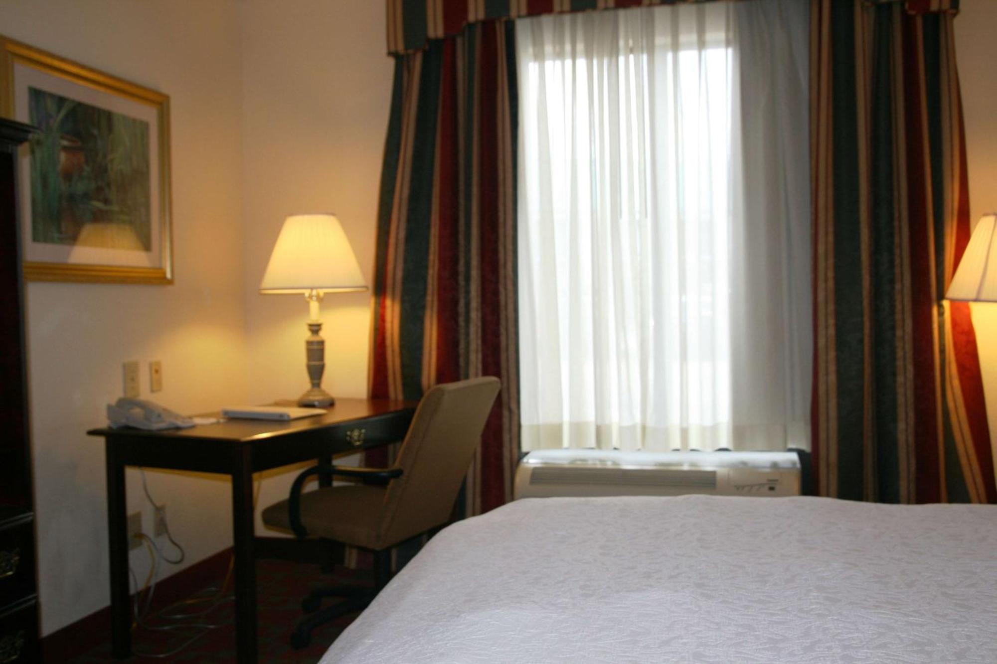 Hampton Inn Canton Exteriör bild